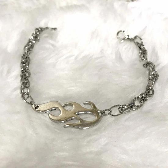 

Браслет с пламенем