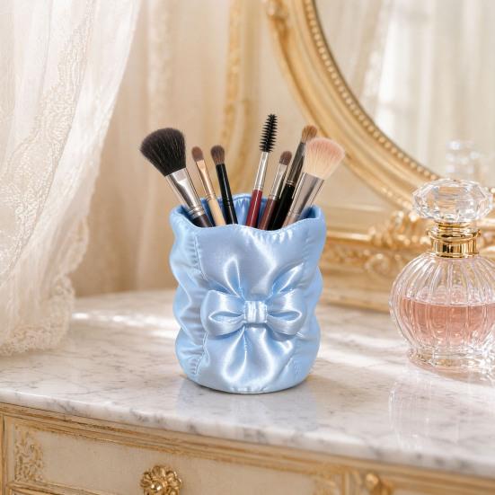 Concealer Brush Cup 3D Printed Bow Makeup Holder, Large Capacity Beauty Tool Container Desk Organizer, Bowknot Pencil Holder Storage Portable