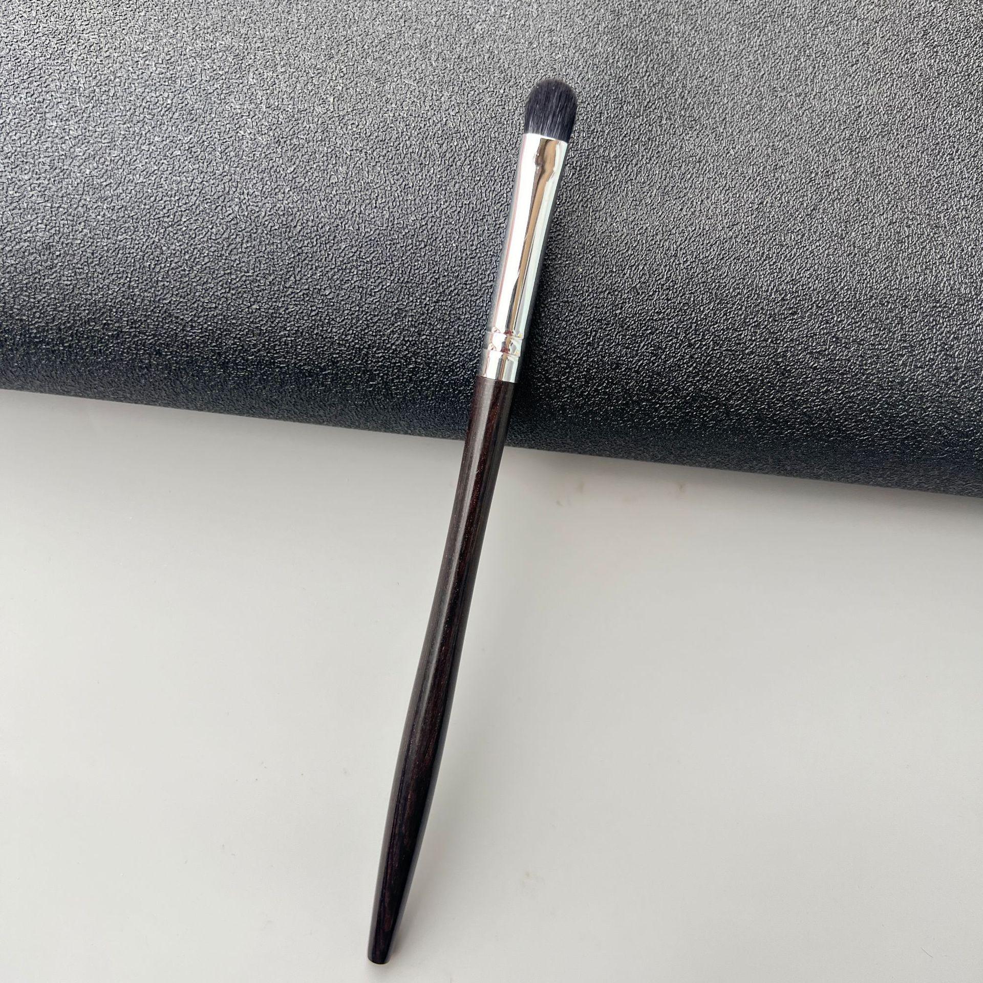 

Набор для макияжа глаз из тонкой шерсти серии Ebony: Кисти для растушевки, нанесения, детализации и конический хайлайтер