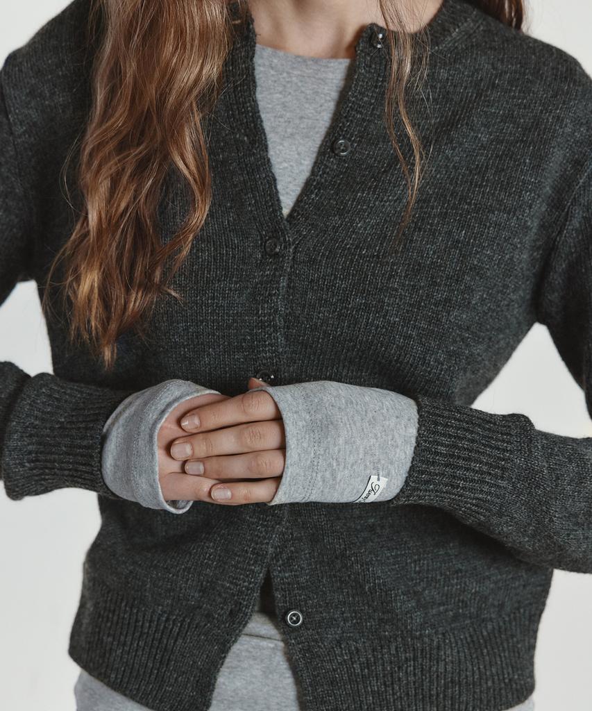 Isibchilwai Wool Round Neck Knit Cardigan (Charcoal)