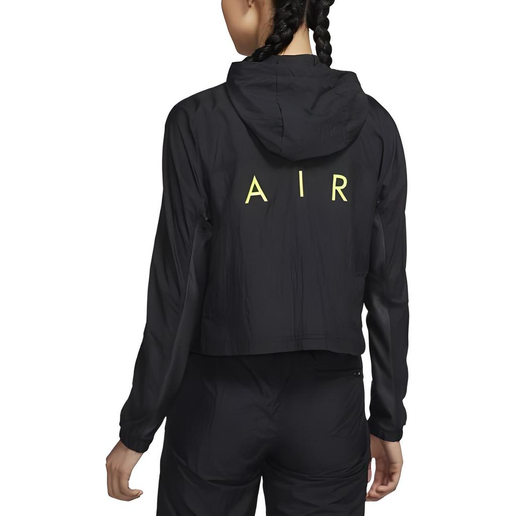 (DÁMSKÉ) Dámská černá bunda Nike s polovičním zipem a kapucí CU3047-010