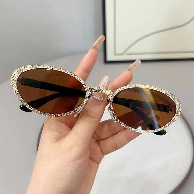 Trendy Retro Oval Frame Sunglasses for Men & Women - Stylish High-End Look Sunglasses