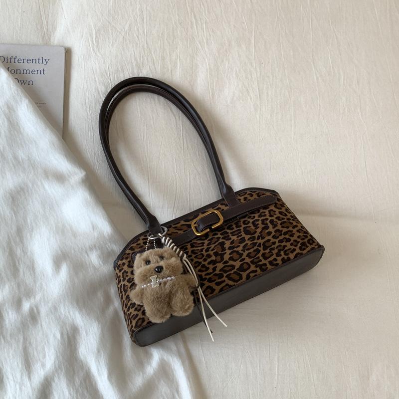 Leopard Print Underarm Bag Women's New Trendy Autumn and Winter Fashion Simple Shoulder Bag High-value Casual Baguette Bag