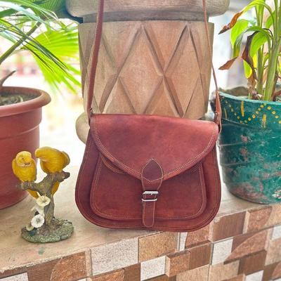 Genuine Leather Casual Sling Bag In Natural