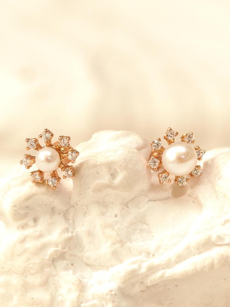 Minimalpiercing 14K Internal Pearl Cubic Flower Labret Piercing