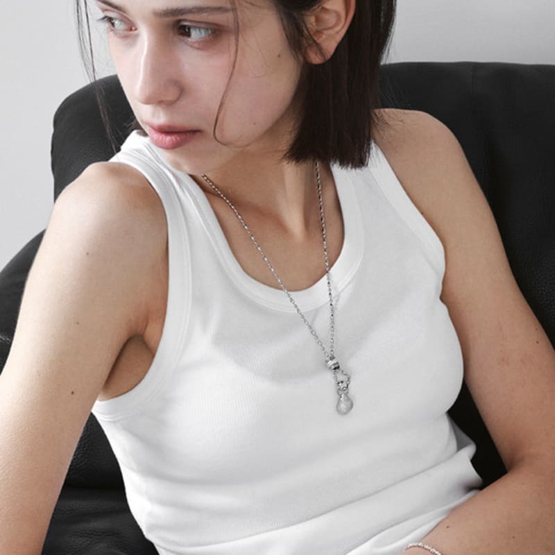 Dazzling Club Metalic Shell Necklace