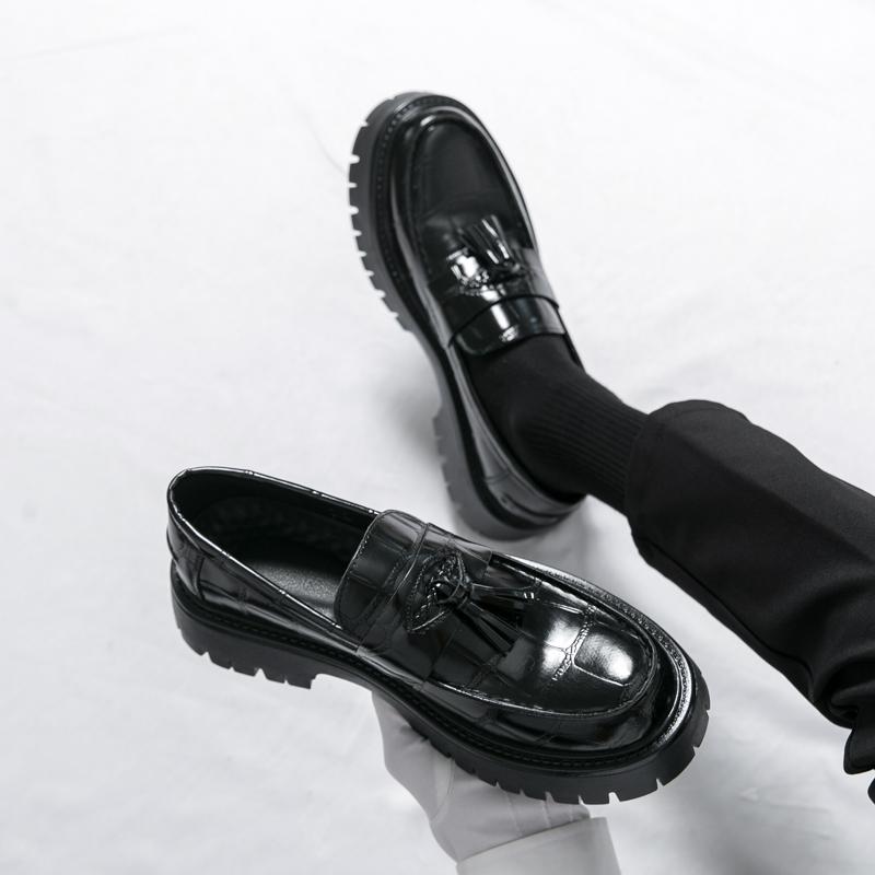 Fashion Business Tassel Loafers Shoes Slip on Casual Thick Bottom Leather Black Dress Party Shoes Boat Loafers For Man Fashion Moccasins
