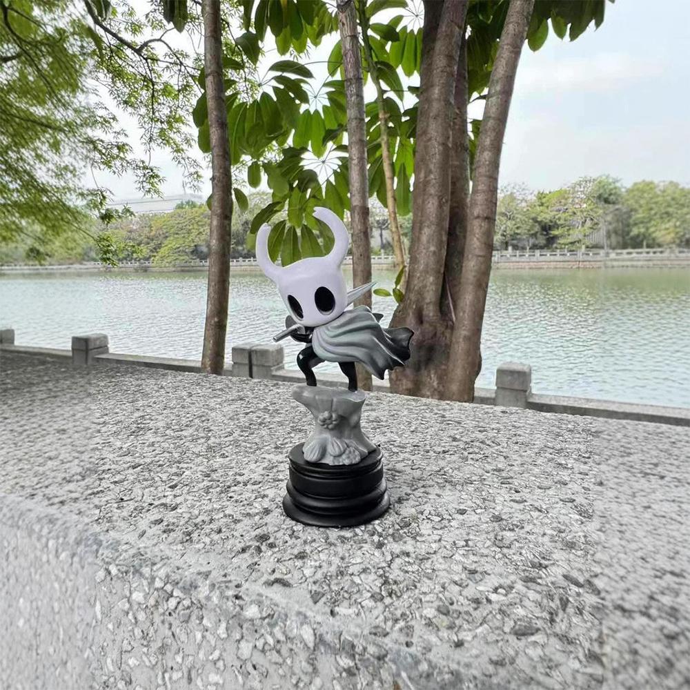 Hollow Knight 10Cm Little Knight Pvc Statue - Handmade Game Character Model With Chassis, Collectible Desk Decor For Fans