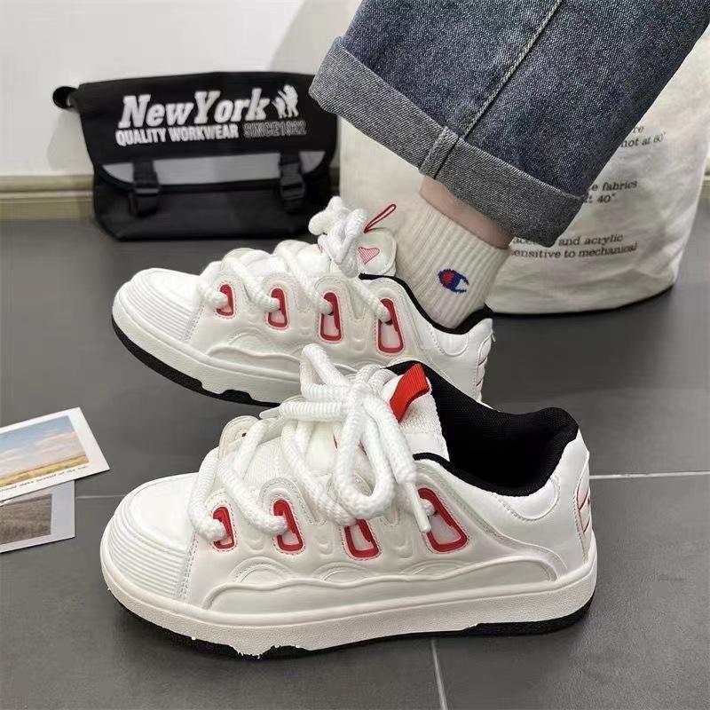 Fashion Latest couple style fashionable casual skateboard shoes for spring and autumn campus style youth running sports shoes sneakers