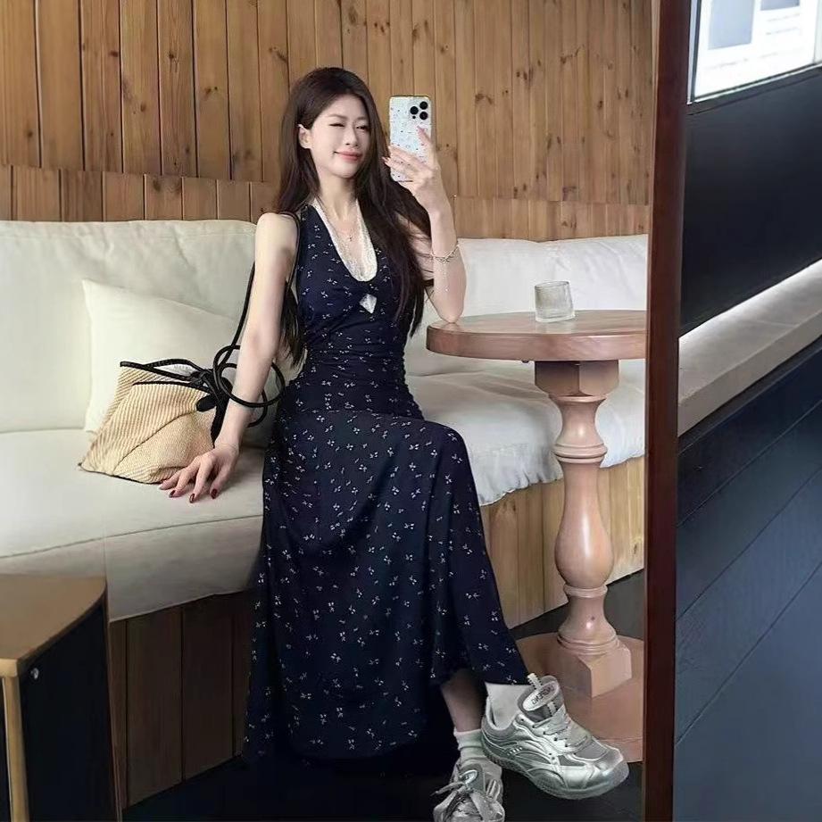 French temperament neck floral dress dress women's summer seaside beautiful lace splicing waist A-shaped dress long dress