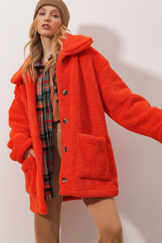 Women's Coat New Season Fashion Beige Polo Collar Double Pocket Buttoned Front Plush Coat