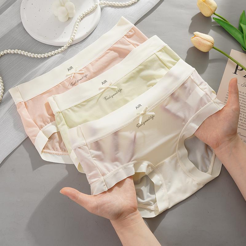 

Женское нижнее белье, летние бесшовные ультратонкие невидимые дышащие быстросохнущие шелковые трусы со средней талией с промежностью из ледяного шелка M зелёный