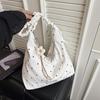 Miniature crossbody bag, large capacity, floral pleated shoulder bag, Korean style, relaxed tote bag, fashionable women's crossbody bag.