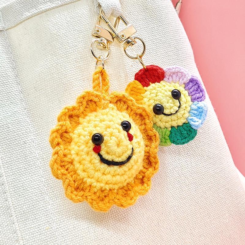 Handcrafted Sunflower Keychain: Colorful Smiley Face Bag Charm Pendant – Perfect for Bookbags or as a Decorative Gift.
