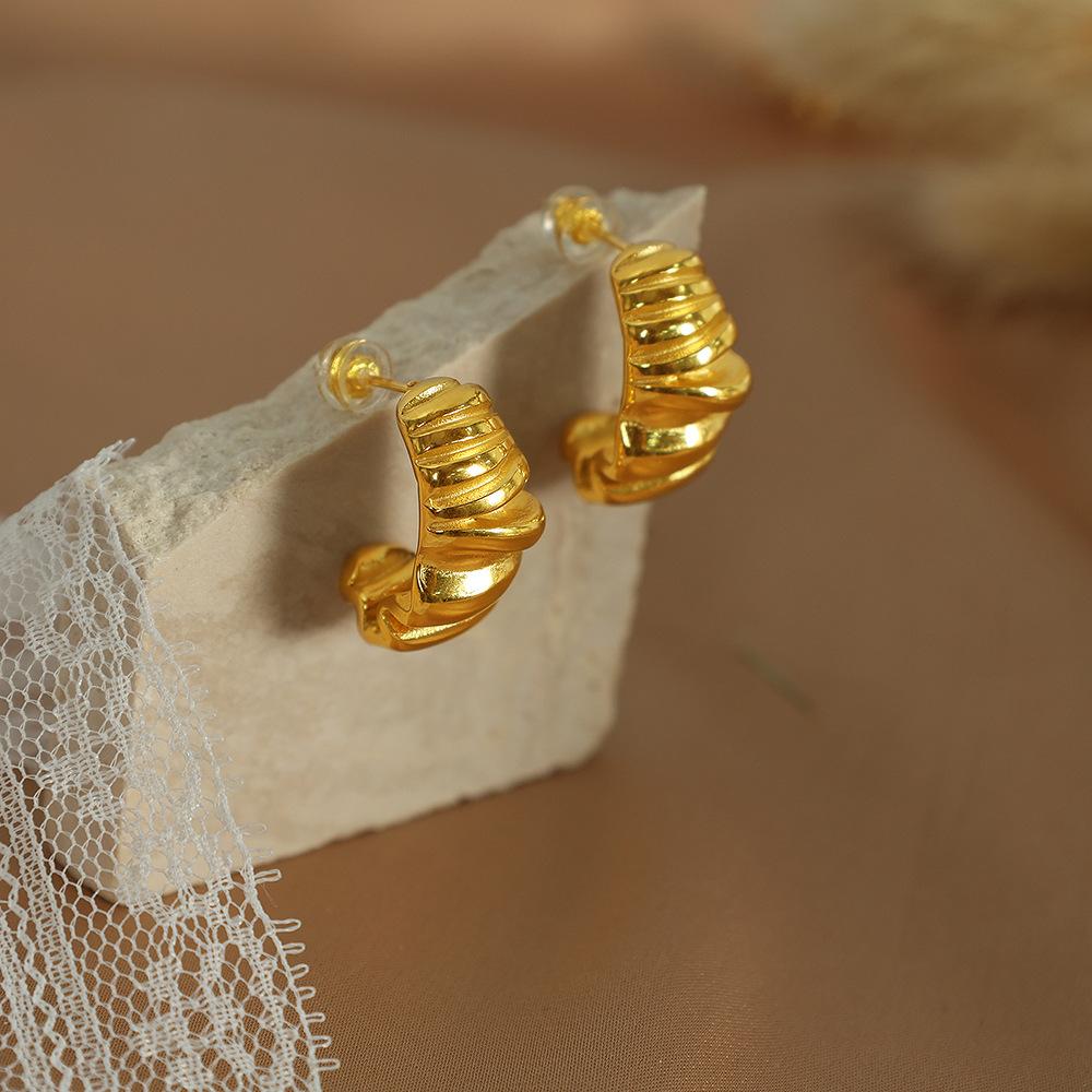 European and American Special-Interest Design Twisted Pleated Croissant Earrings Personality Fashion Trendy Irregular
