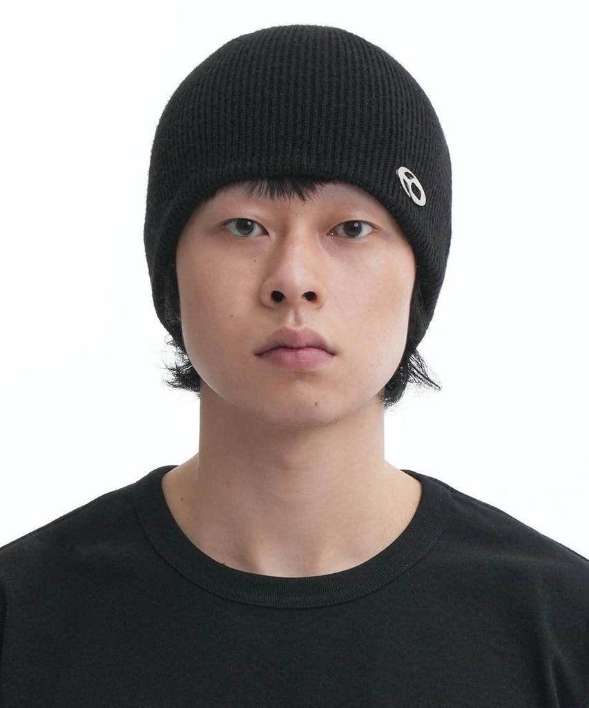 Opeunyadeu(Owai) Metal Logo Beanie-Black