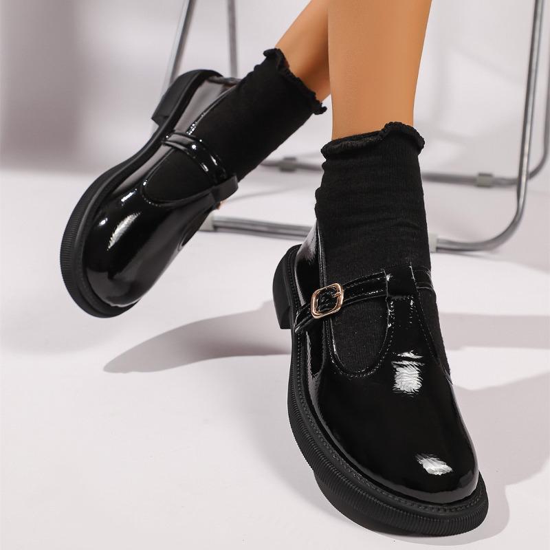 Fashion French Plus Size Single Shoes 2025 Spring and Autumn Retro T-Buckle Cutout Women's Mary Jane Shoes Square Heel