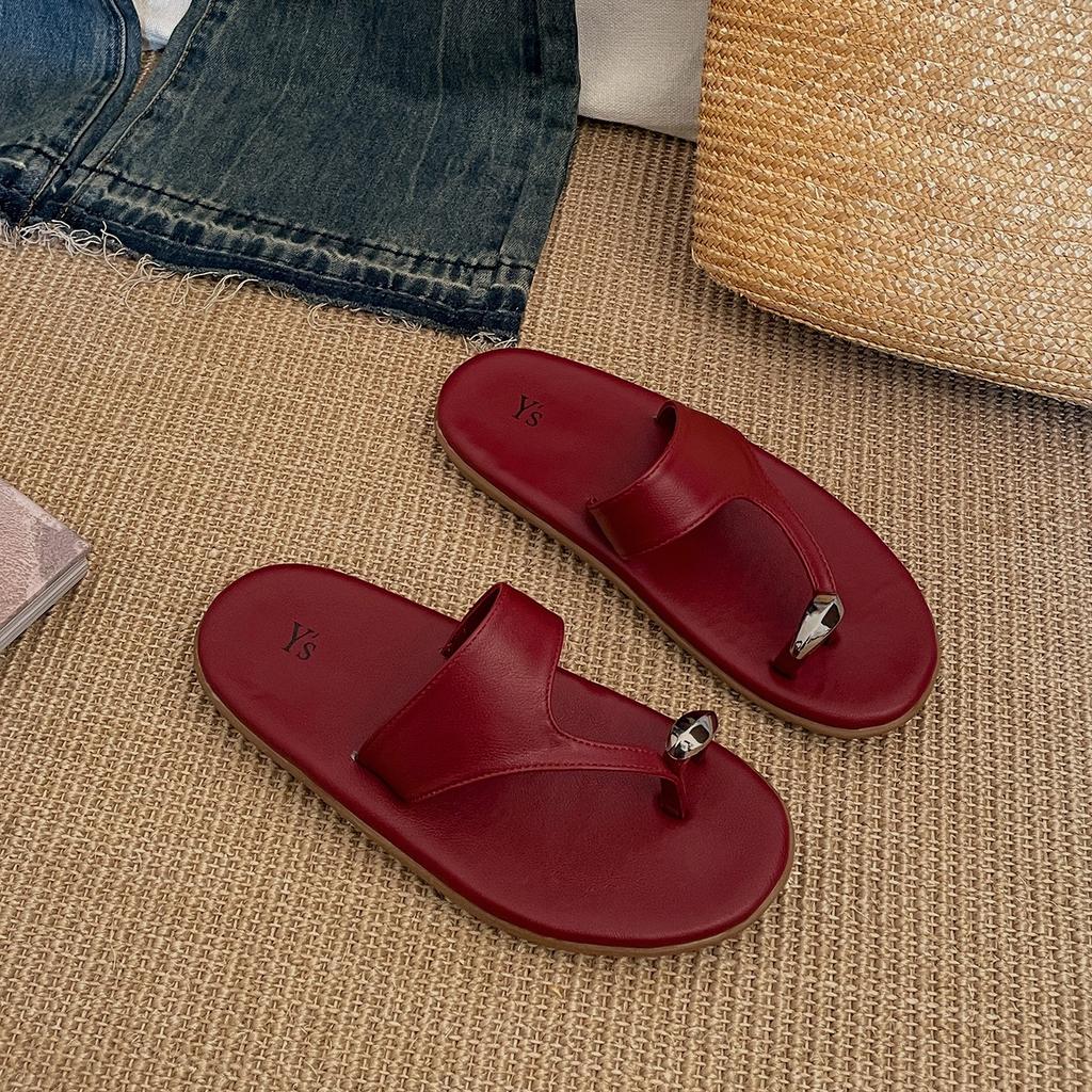 Beliebte Internet-Berühmtheiten schwarze Plateausandalen Damen Sommerbekleidung 2025 neue Modelle mit Röcken vielseitige französische coole Hausschuhe