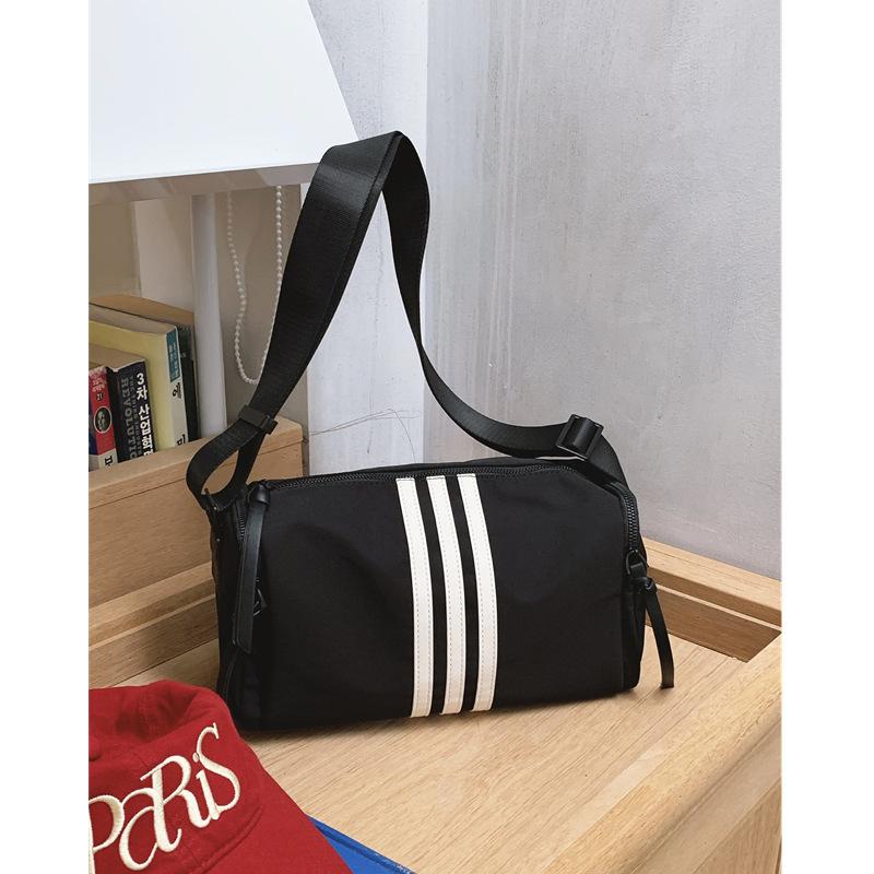 

Одноплечная сумка кроссбоди Большая вместительная сумка кроссбоди Сумка для поездок на работу, спорта и фитнеса чёрный