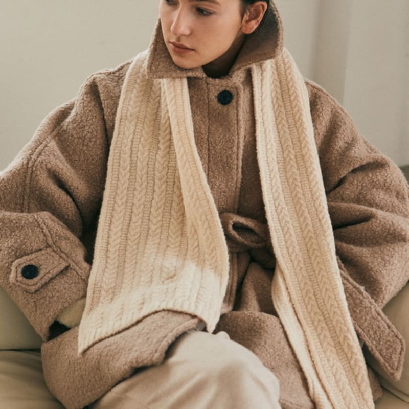 

YAN13 MINIMAL TWIST MUFFLER_BEIGE ONE