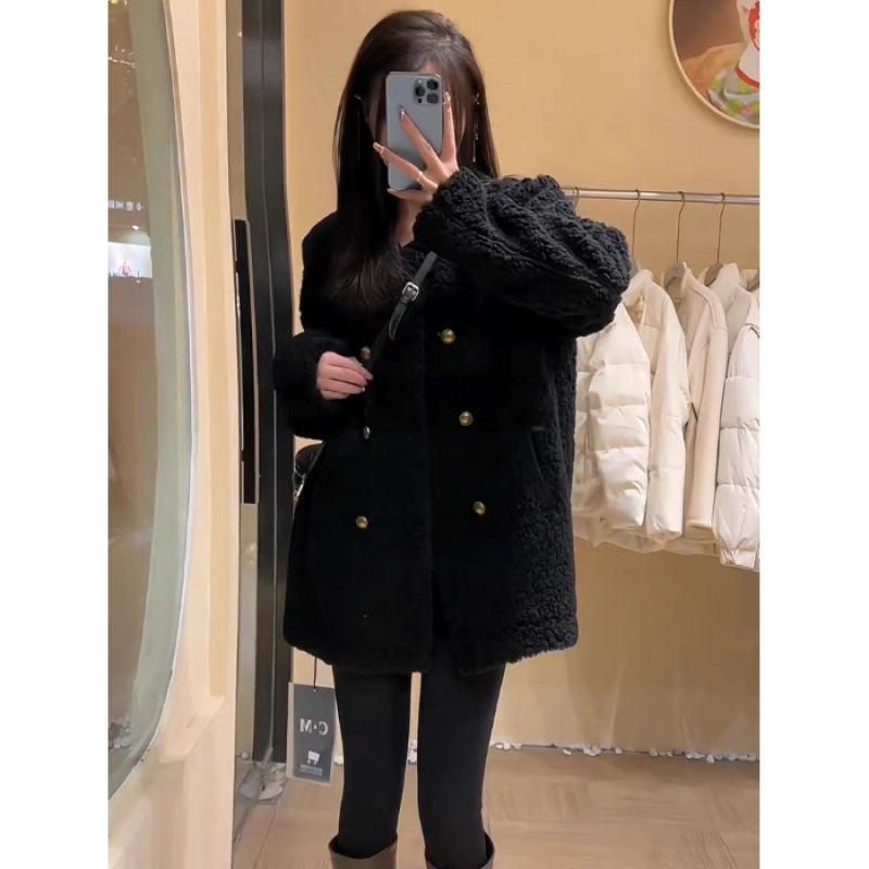 

Korean-Style Women s Lambswool Fur Coat - Thick Double-Breasted Round Neck for Autumn/Winter 2025 XL чорний