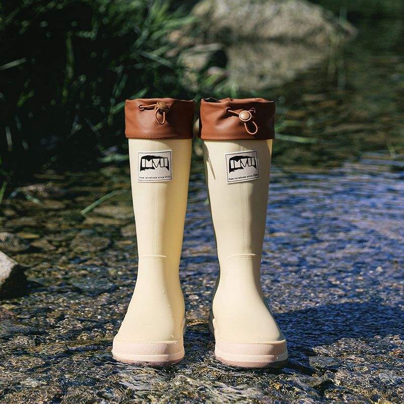 Casual fashion couple bundle rain shoes men's and women's tall closed rain boots outdoor lightweight thick-soled non-slip waterproof glue shoes