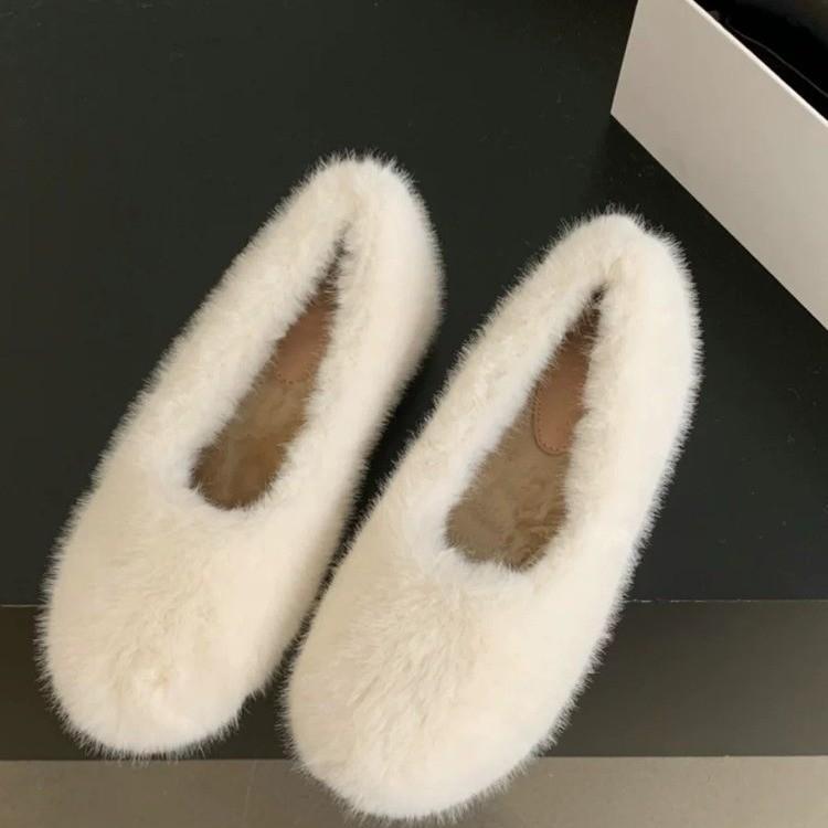 

Мода 2024 Зимние Женские Пушистые Тапочки с Бархатным Утеплением Новая Мода Бархатные Балетки 40
