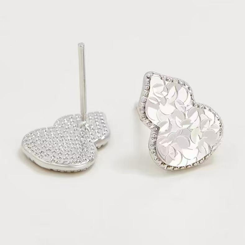 Dragon Scale Gourd Crushed Ice Earrings: Dazzling Fu Lu Studs for Women, Versatile High-End Jewelry Accessories.