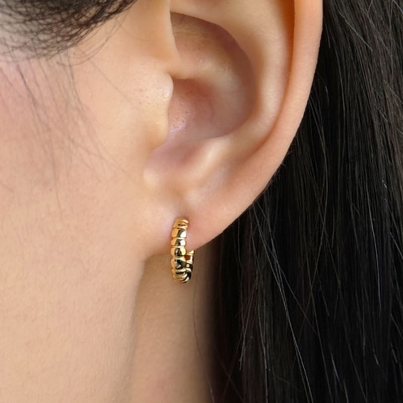 by hyeres [925 silver] Stack brick mini one touch earrings (Gold) BH7E40713Y9XXX