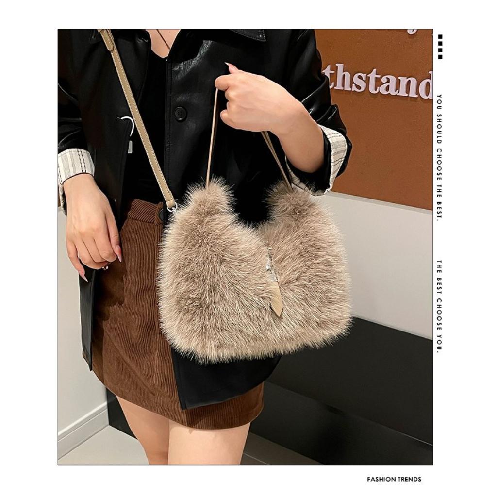 Shoulder Bag Women Plush Daily Commute