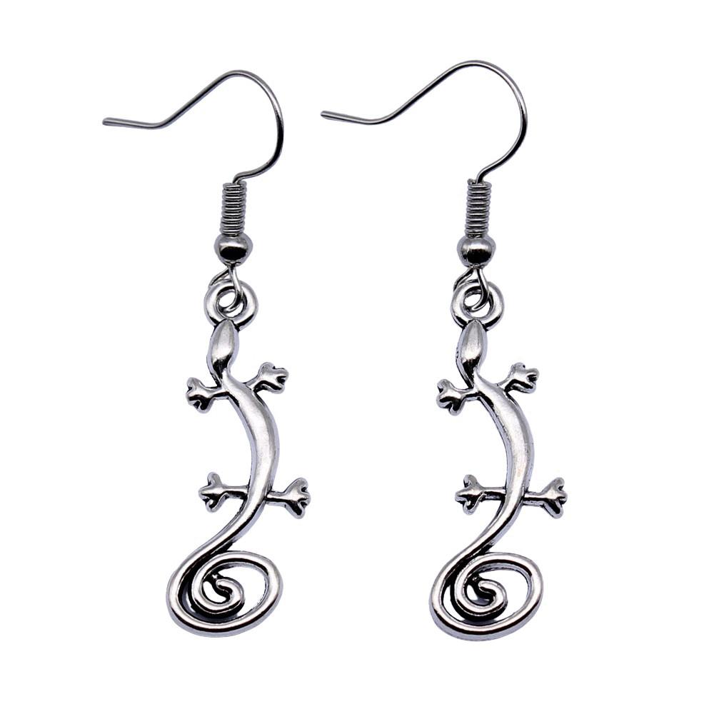 Gothic Spider Charm Dangle Earrings Halloween Horror Arachnid Drop Earrings Dark Punk Goth Jewelry