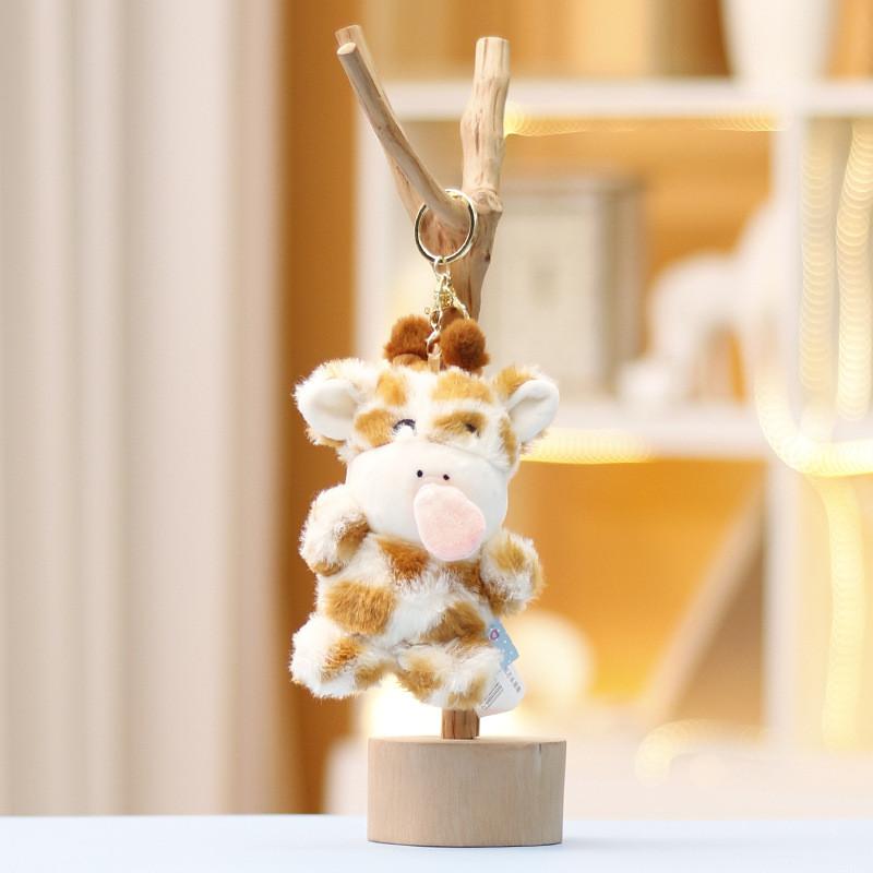 

Soft Short Plush Deer Plushie With Pull And Rotate Design For Bags And Gifts Sitting
