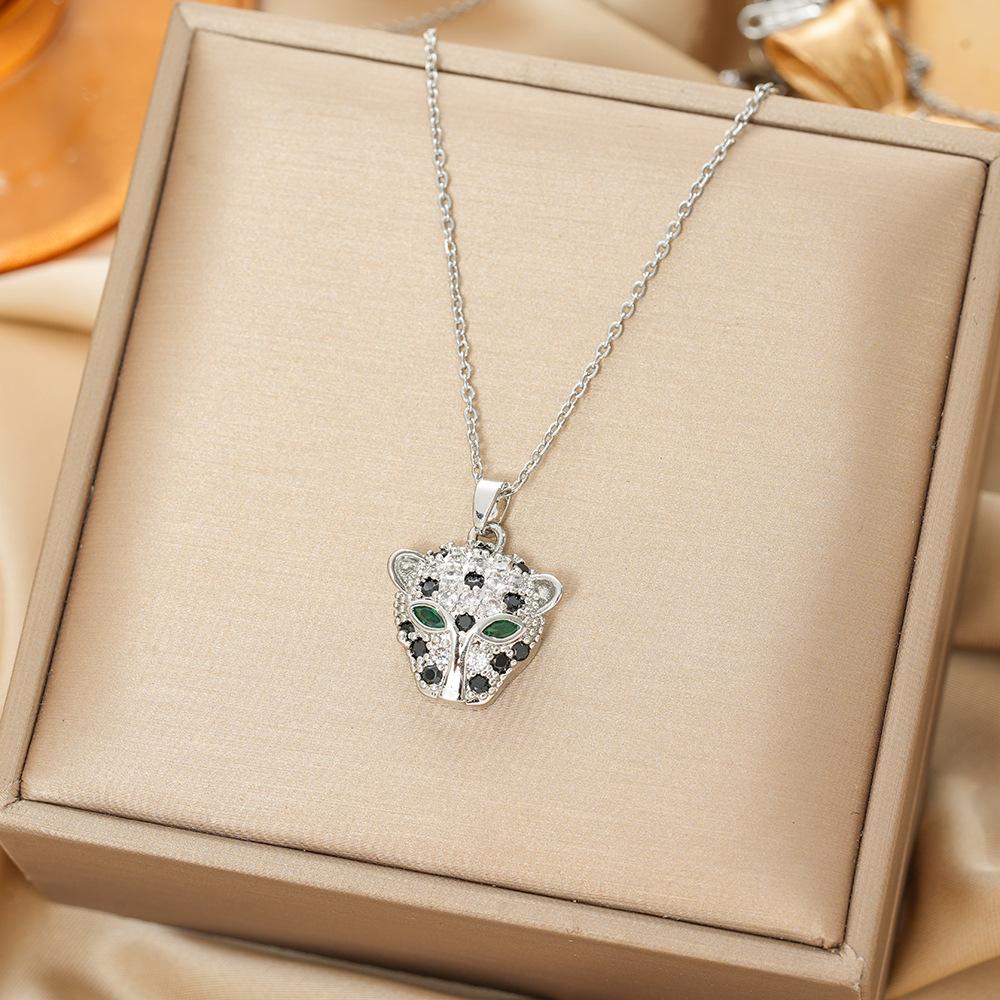 Japan and South Korea Simple Popular Wind Titanium Steel Necklace Female Niche Exquisite Internet Celebrity Zircon Clavicle Chain High-end Jewelry