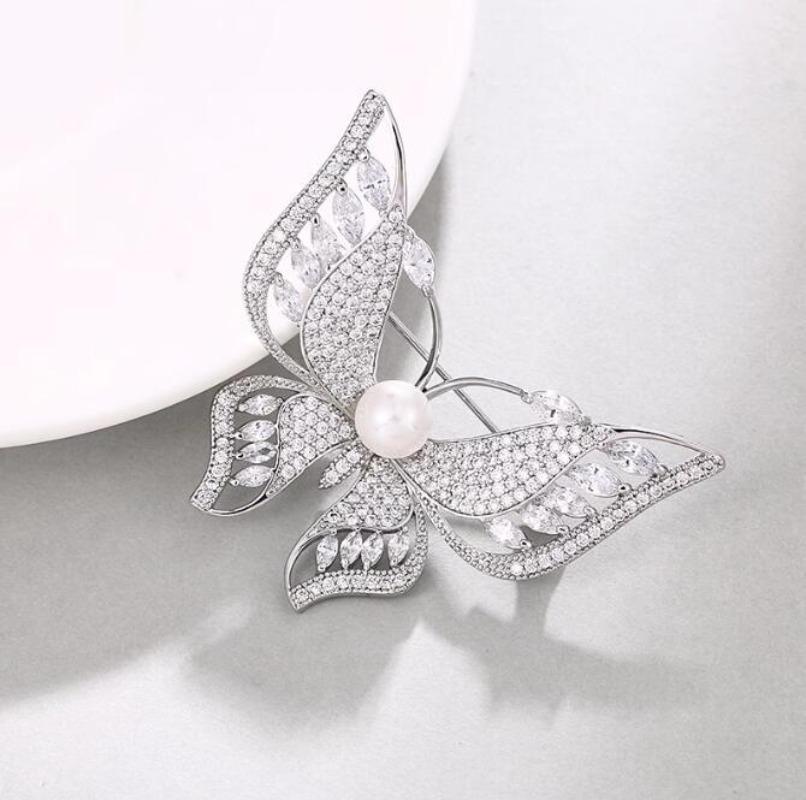 Fashion Delicate Rhinestone Butterfly Brooches for Women Clothing Coat Jewelry Accessories Gifts