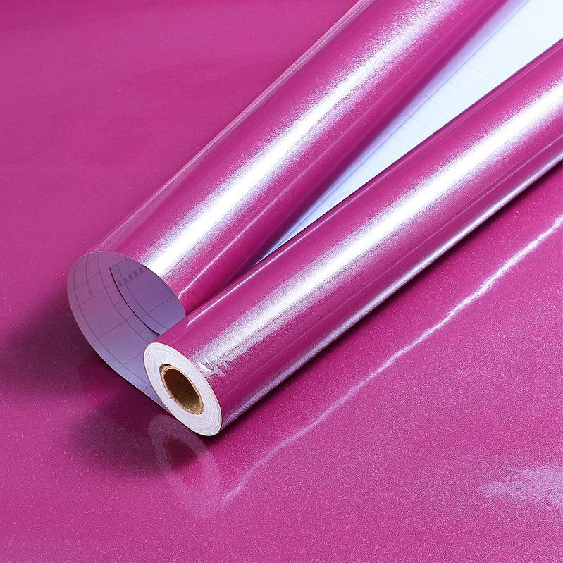 Renovace vodotěsného perlového nábytku a samolepicí samolepky na zeď