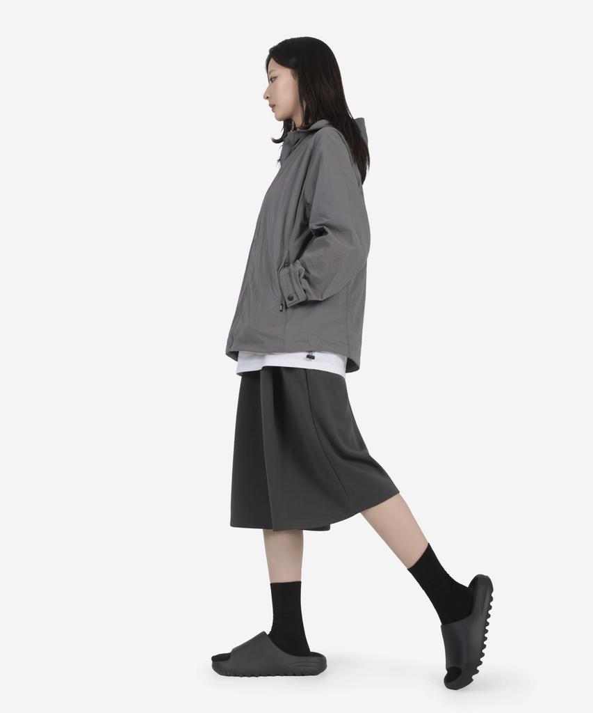 Beokeuldaun Comfort One-Pleat Long Wide Bermuda Sweatpants (Charcoal)