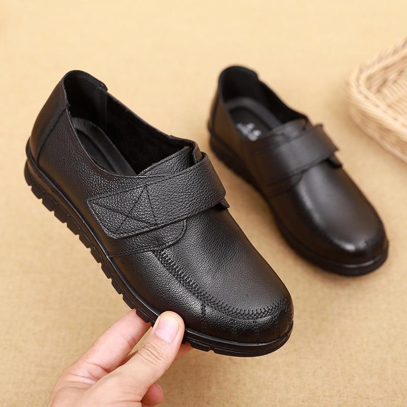 Women's Single Shoes with Round Toe, Flat Bottom and Soft Soles