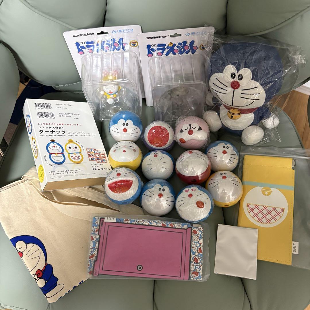 

[USED] Doraemon figures and 19 other goods