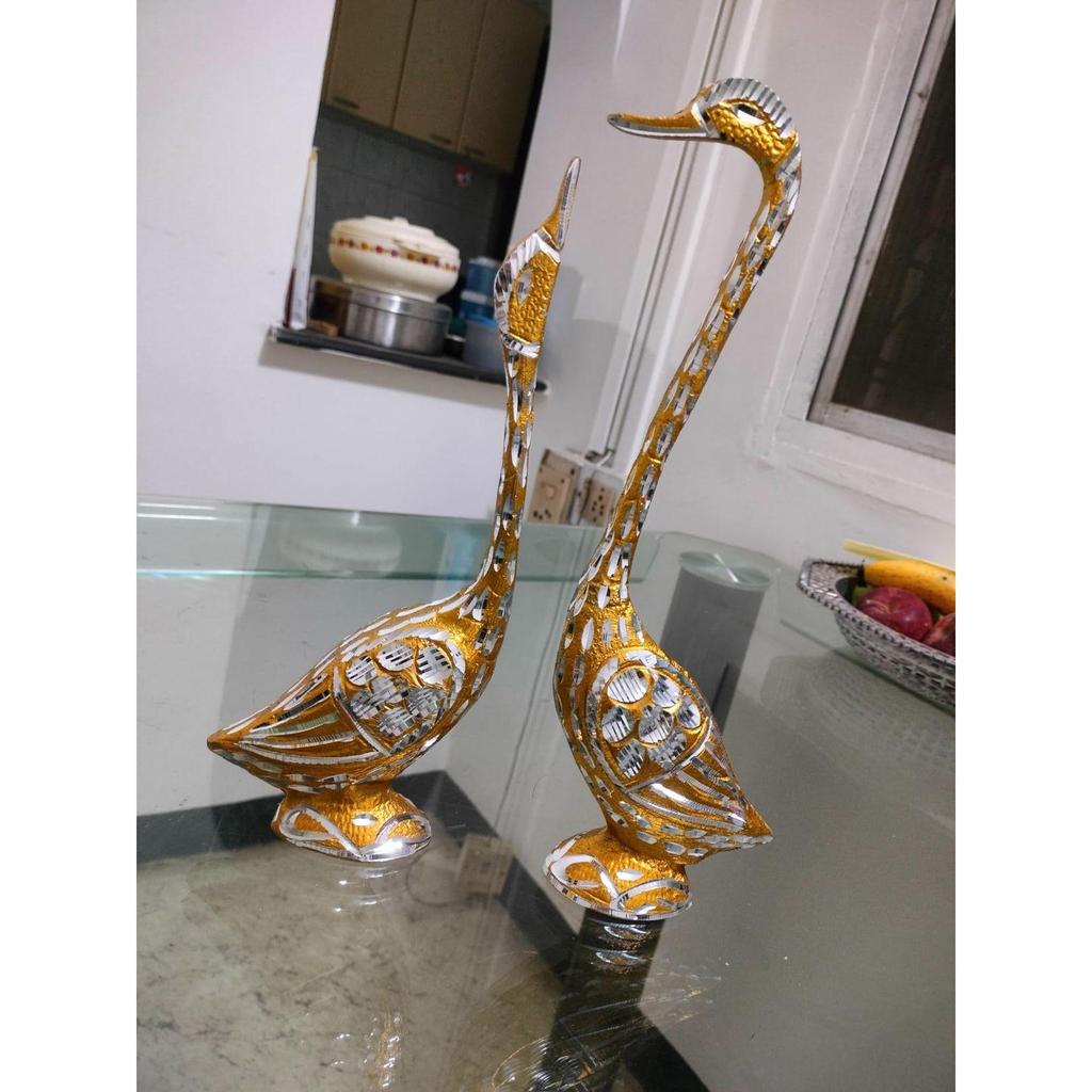 Pair of Kissing Duck, Swan Showpiece For Home Decor - 29 Cm (Aluminium, Golden )