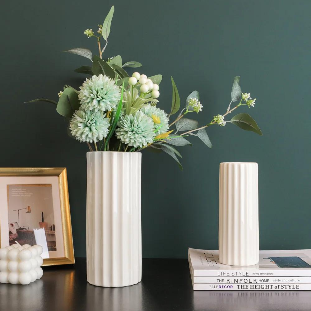 Home Decorative Ceramic Vertical Line Vase, Modern Glazed White Vases, Stylish Simple Stlye Vase For Fresh Or Artifical Flowers