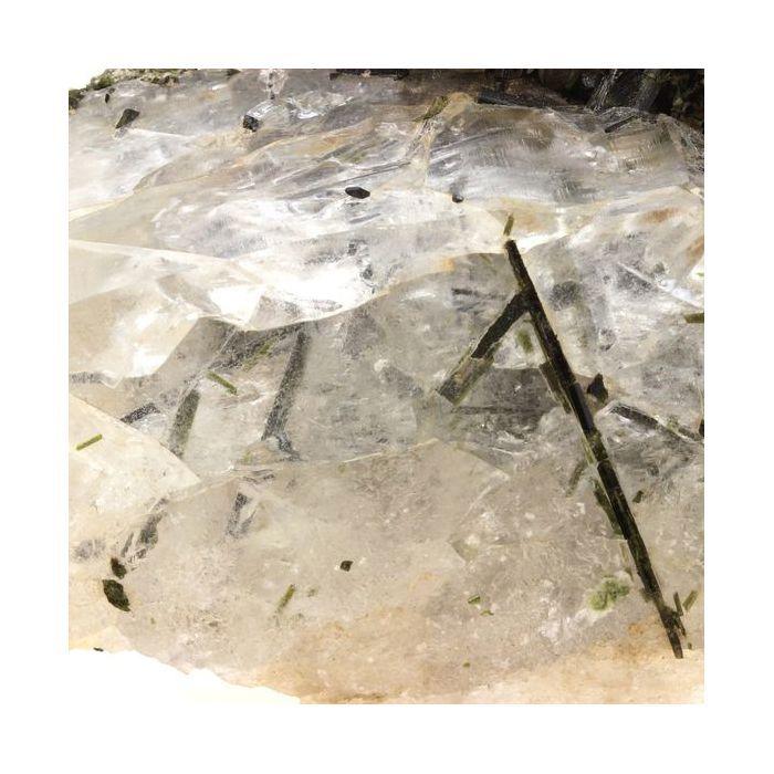 Quartz + Epidote 3325.0 carats