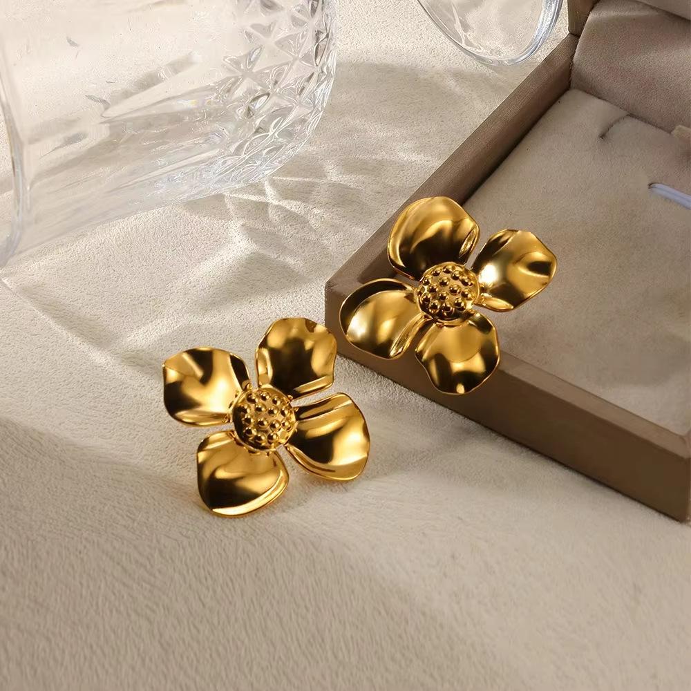 Farberhaltende Titanstahl-Blume mit Perlen eingelegt Ohrringe übertriebener Schmuck Blütenblatt-Schmuck Schmuck im Retro-Stil Charge