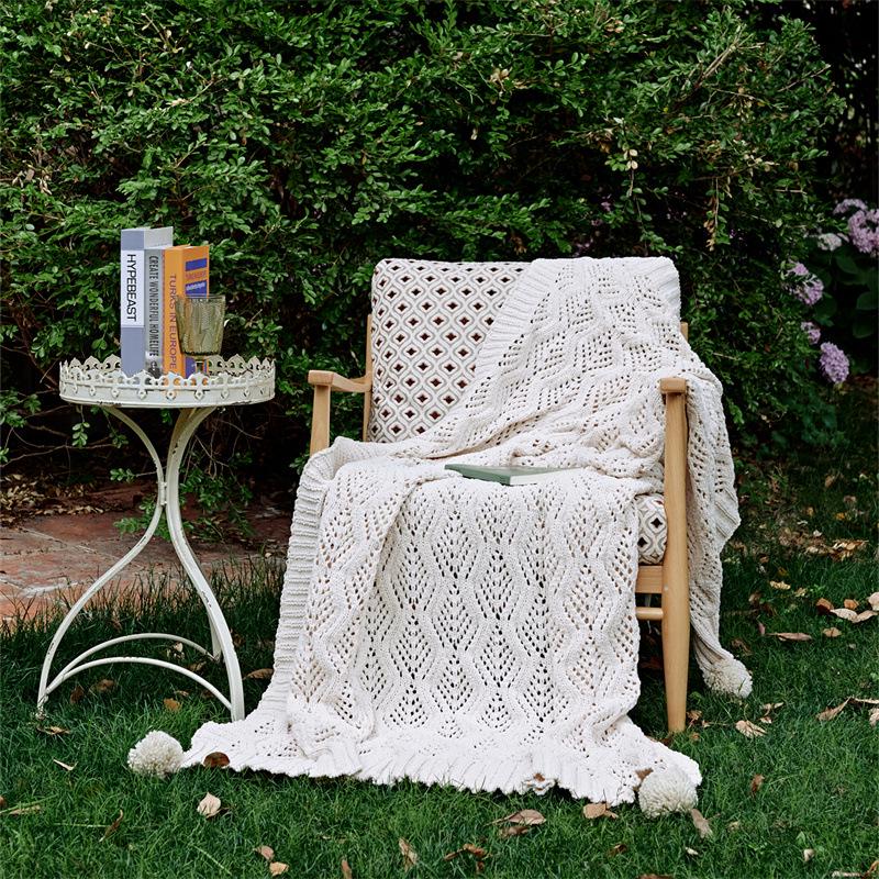 Ruijing Nordic A-Class Chenille Pom-Pom Knitted Sofa Blanket 130x160 cm