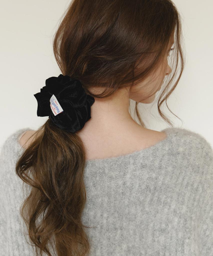 Dungeureon Dear Velvet Scrunchie (5 Colors)