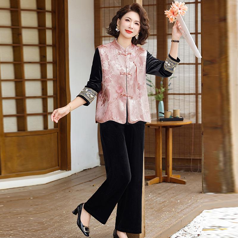 

Elegant Spring Suit: Gold Velvet Three-Piece Set for Mothers and Seniors – Includes Embroidered Vest and Top, Women s Tang Suit for Spring/Autumn 5XL