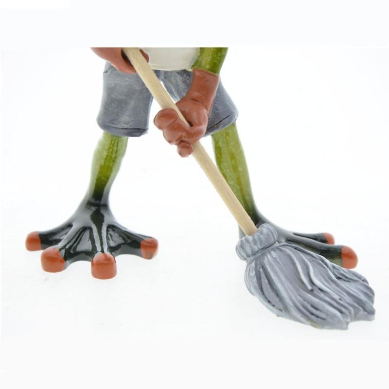 Frogs Statues for Garden Resin Mopping Frogs Figurines Outdoor Lawn Ornament Frogs Garden Statues Housewarming Gift