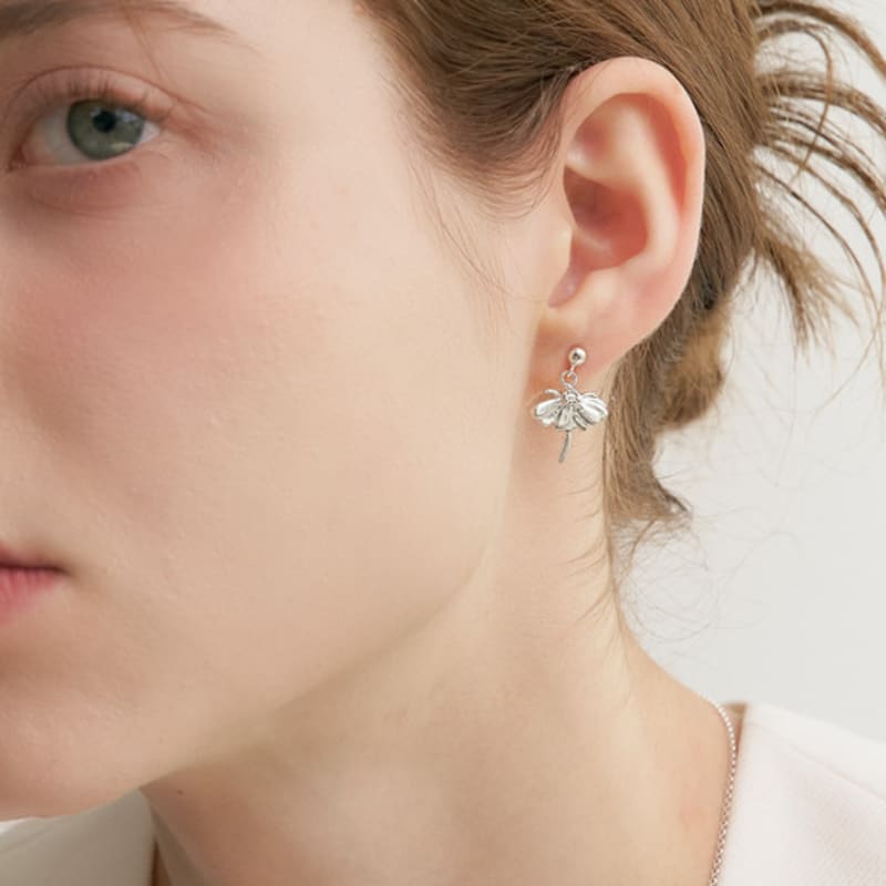 UNI.J [Cotidiano]Signature Flower Silver Earring Ie406