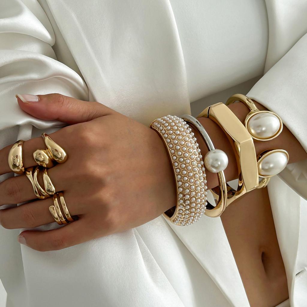 Imitation Pearl Spring Bracelet Women, Fashion Design Sense Metal Cut Surface Glossy Open Bracelet