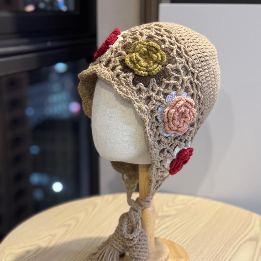 Korean Style Hand-knitted Flower Knitted Pullover Hat for Women In Autumn and Winter Warm Ethnic Style Travel Style Tassel Ear Protection Hat