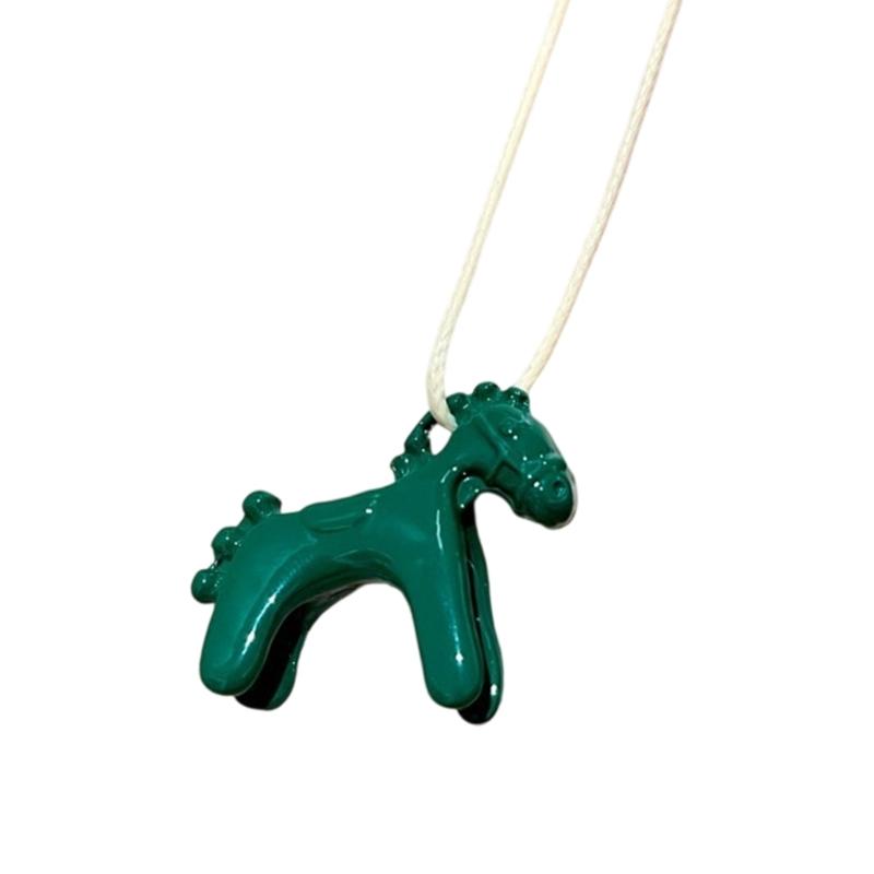 Enamel Coated Horse Charm Necklace Corrosion Resistant Copper Adjustable Neckchain Wear For Everyday Fashion Accent